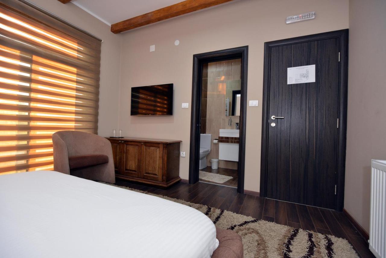 Garni Hotel Kaca Крагуевац Екстериор снимка