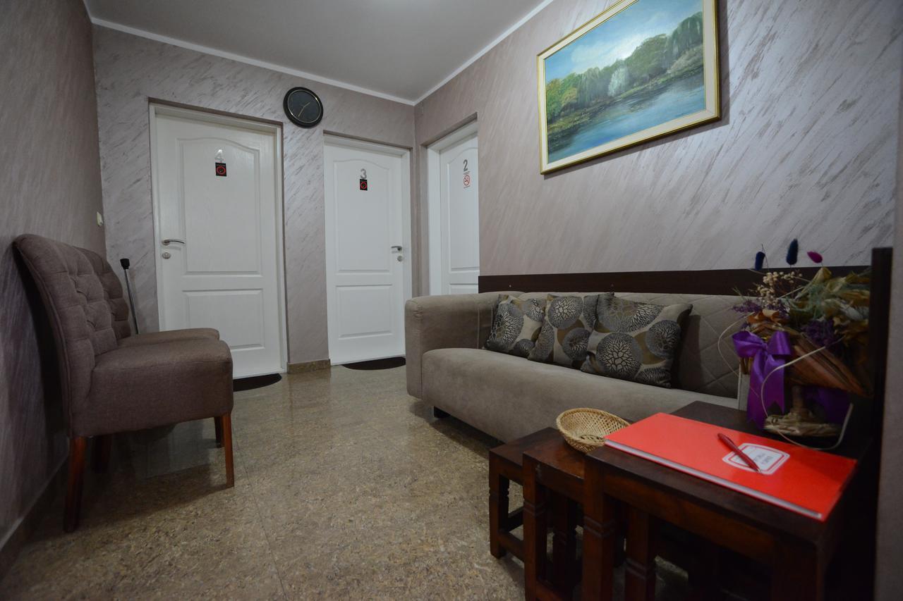 Garni Hotel Kaca Крагуевац Екстериор снимка