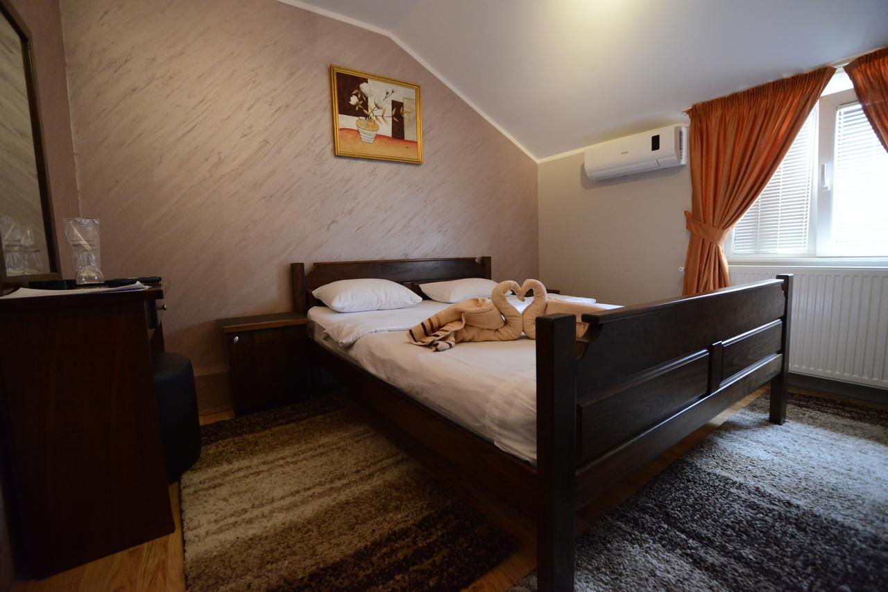 Garni Hotel Kaca Крагуевац Екстериор снимка